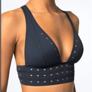 New Gigi C Eden Triangle Cup Cutout Sports Bra Crop Top M Black